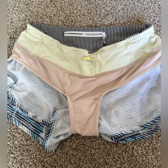Lululemon Speed Shorts Women’s Size 6 Blurry Belle Blue Purple Black Striped Run - Picture 11 of 12